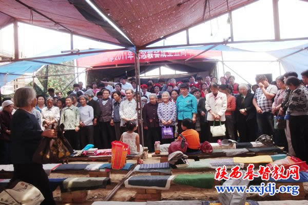 铜川市新区基督教堂举行纪念新区教会成立5周年赞美聚会(图2)