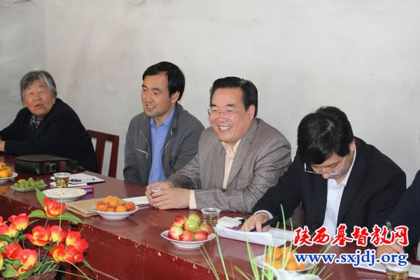 省两会主席、会长王俊牧师到南郑、城固教会走访调研(图3)