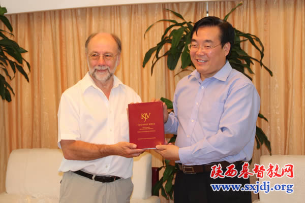 英国圣经公会一行访问陕西教会