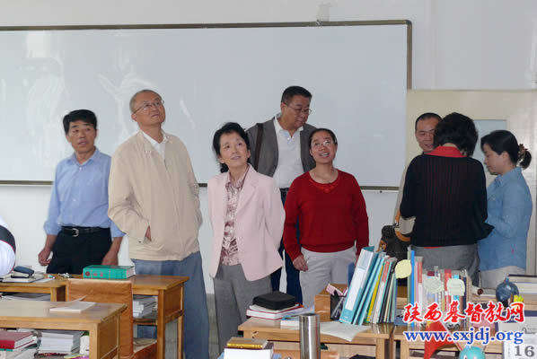 省人大民宗侨外委员会张启钧主任一行来陕西圣经学校调研(图4)