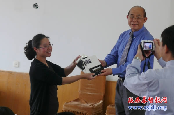 郑国治牧师一行访问陕西教会(图3)