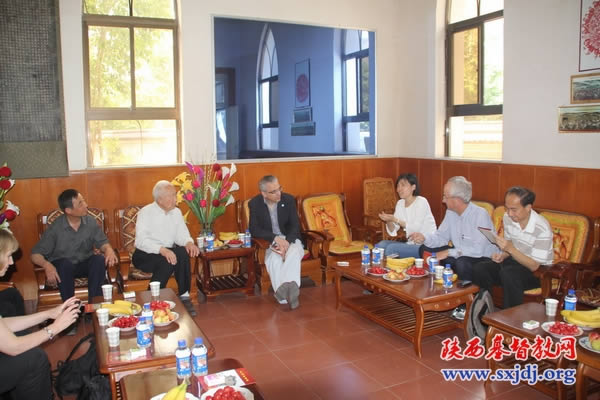 省基督教两会接待英国圣经公会一行(图2)