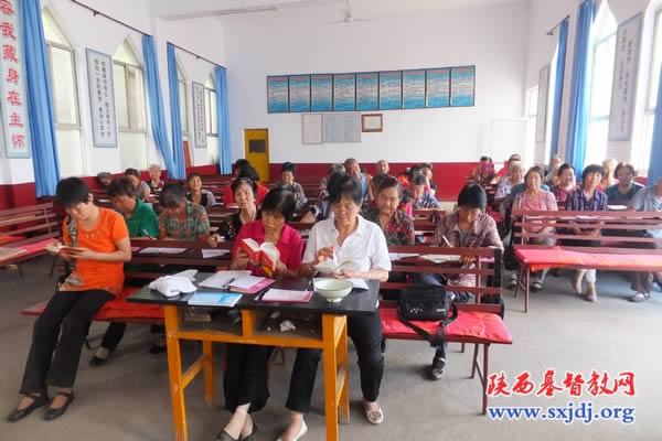 韩城市各地教会举办《圣经》识字班