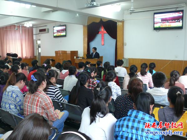 省基督教两会传达中国基督教第九次代表大会精神