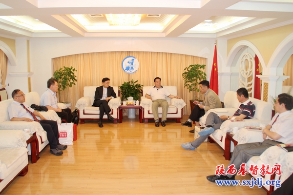 王俊牧师接待韩国首尔上道中央教会朴逢洙牧师(图2)