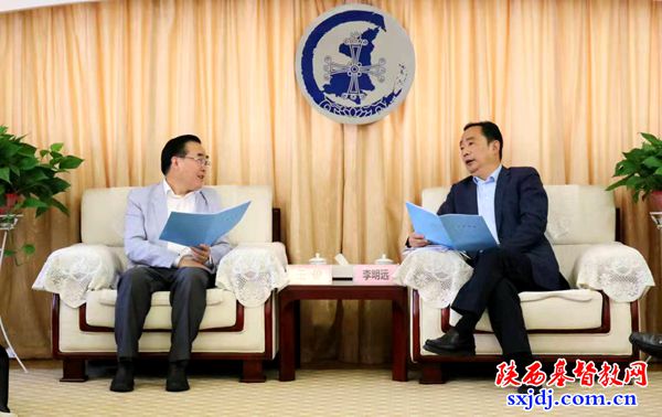省委常委、统战部部长李明远到省基督教两会走访调研