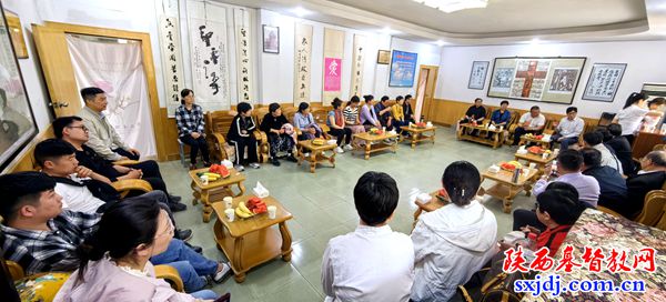 山东省枣庄市基督教协会会长冯相广牧师一行到访陕西圣经学校