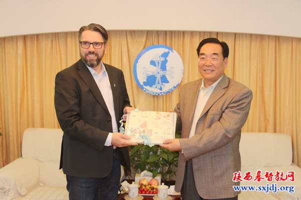 挪威圣约教会韦福乐牧师一行访问我省教会(图2)