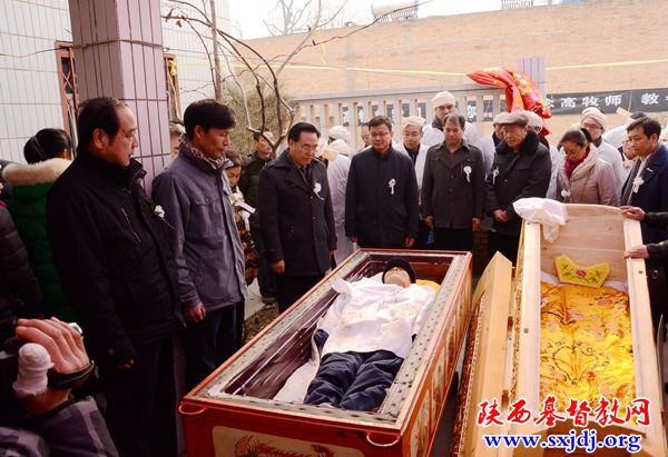 省基督教两会主席、会长王俊牧师出席高辅华牧师追悼会(图4)