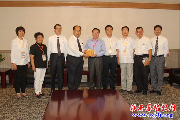 省基督教两会代表团访问台湾教会(图3)