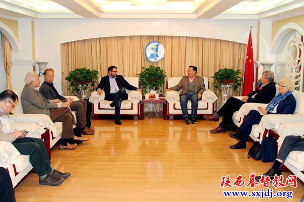 挪威圣约教会友人何尔文牧师等一行访问我会