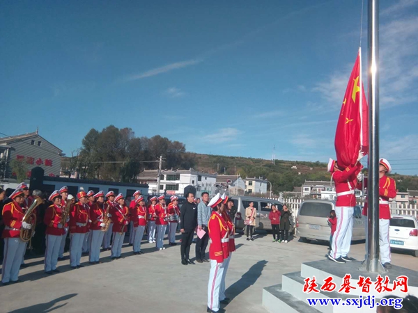 喜迎国庆  爱国爱教  全省各地教会升挂国旗(图12)