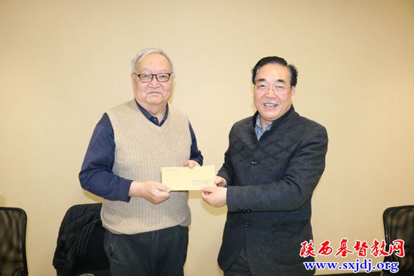 省基督教两会负责同工春节前看望教会老前辈