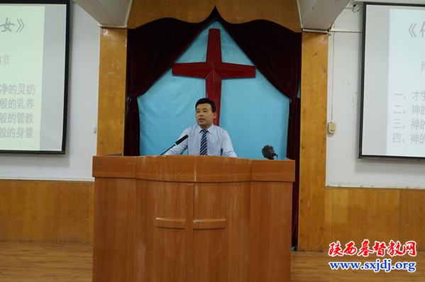 陕西圣经学校举行秋季学期开学培灵聚会(图2)