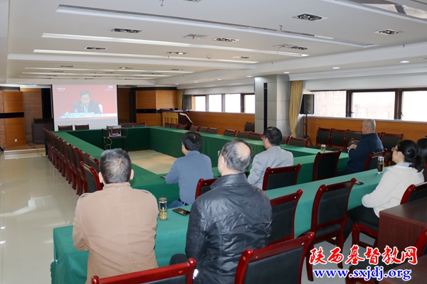 省基督教两会驻会同工集体收看“十九届六中全会新闻发布会”现场直播(图3)