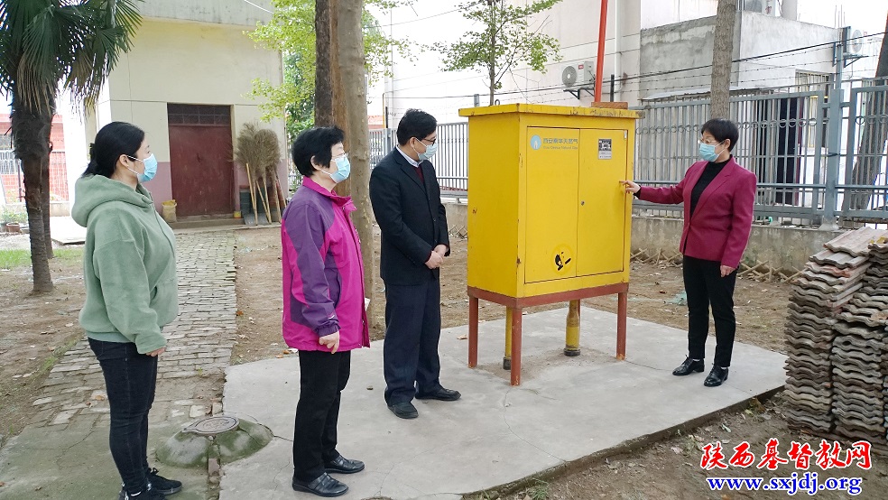 切实筑牢校园安全防线 迎接党的二十大胜利召开——陕西圣经学校组织校园安全全面检查(图4)